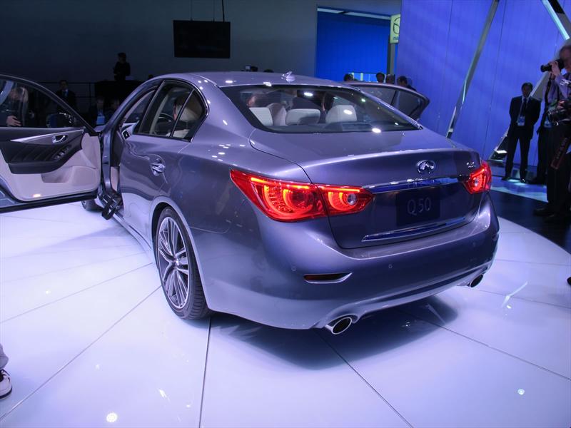 Infiniti Q50 2014 en vivo