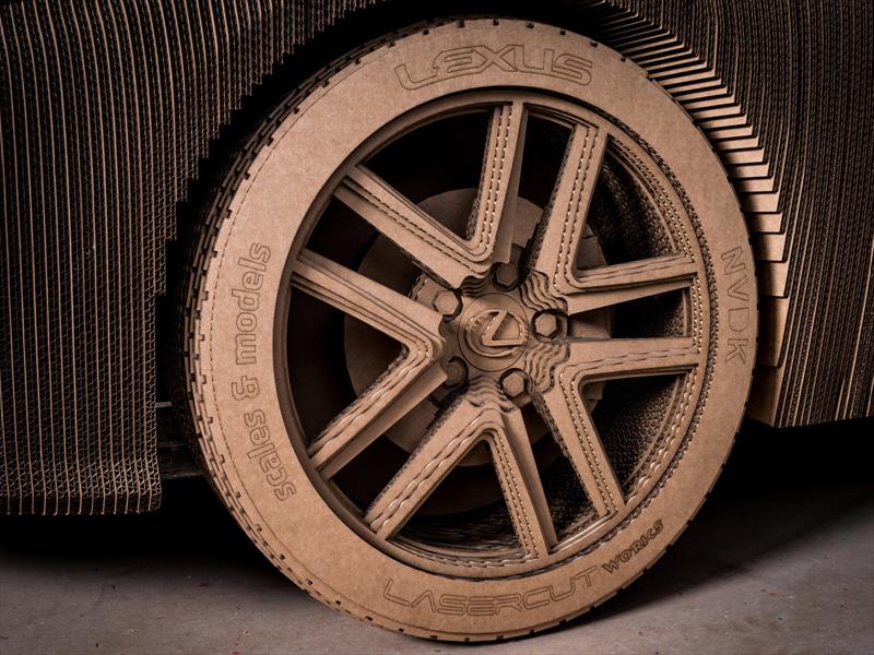 Lexus IS Origami, un auto hecho de cartón