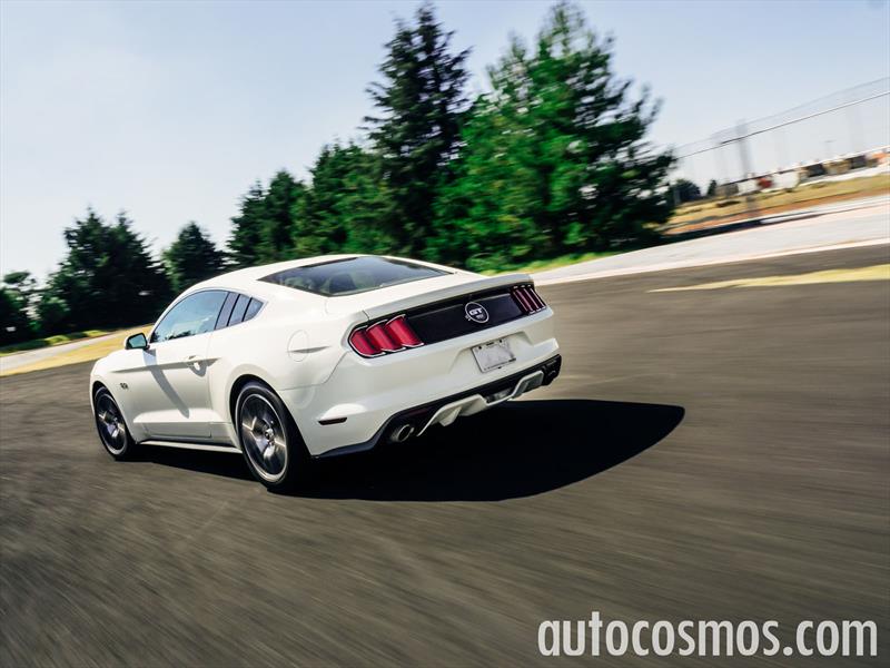Ford Mustang 2015 50 aniversario