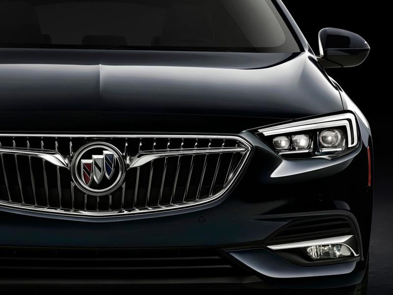 Buick Regal Sportback y TourX 2018