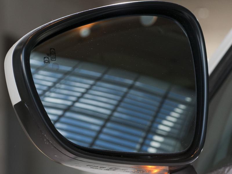 Manejamos el nuevo Citroën C4 Lounge