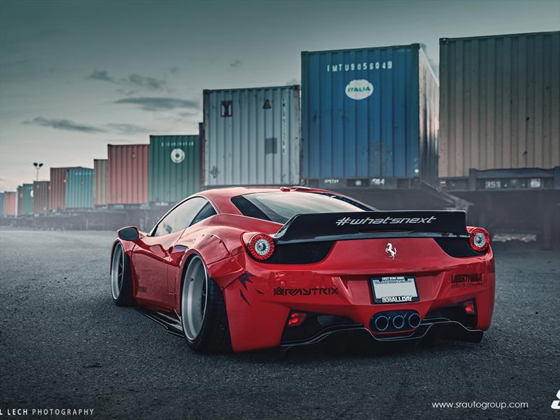 Liberty Walk Ferrari 458 Italia con rines PUR