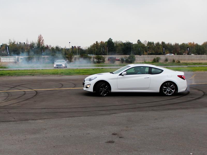 Hyundai Genesis Coupé 2012