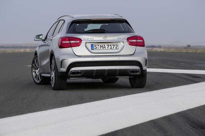 Mercedes-Benz GLA 45 AMG 2015