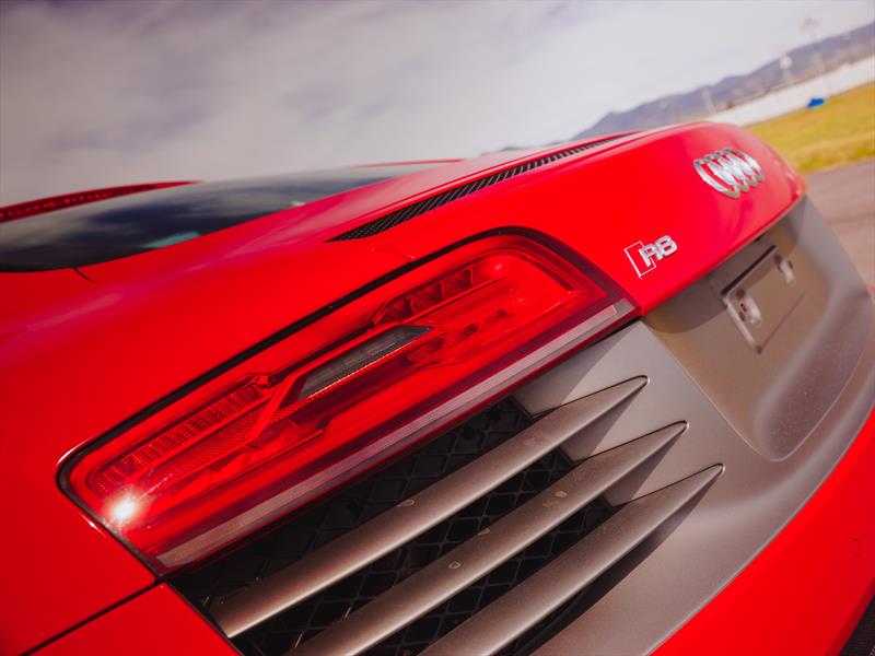 Audi R8 V10 Plus 2014