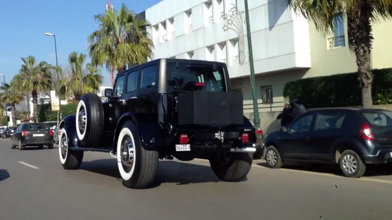 Jeep Wrangler convertido en espantomóvil