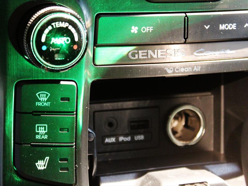 Hyundai Genesis Coupé 2012