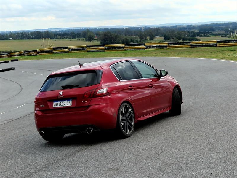 Peugeot 308 S GTi, Renault Megane RS, VW Scirocco