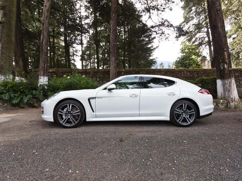 Porsche Panamera S Hybrid 2012