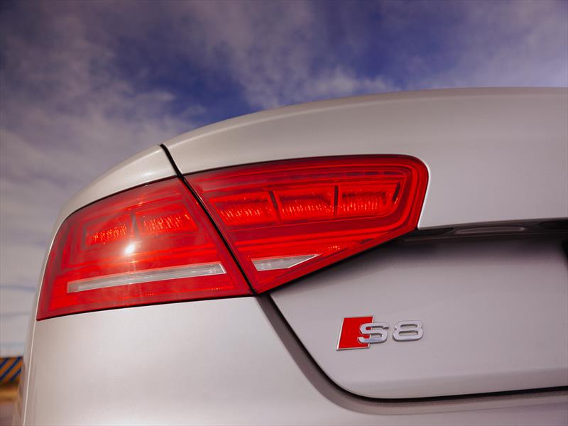 Audi S8 2014
