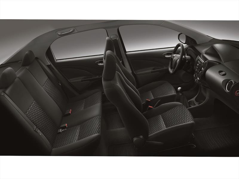 El Toyota Etios tiene alma resistente