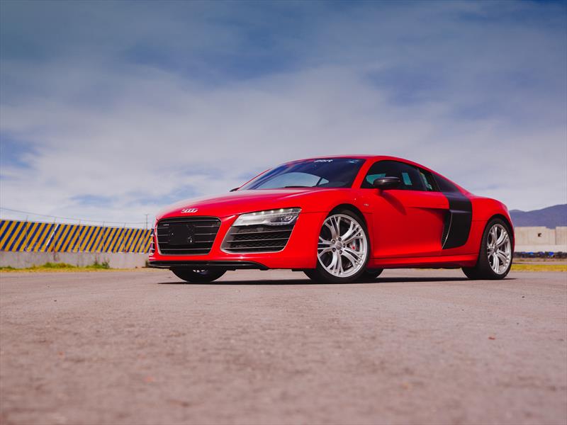 Audi R8 V10 Plus 2014