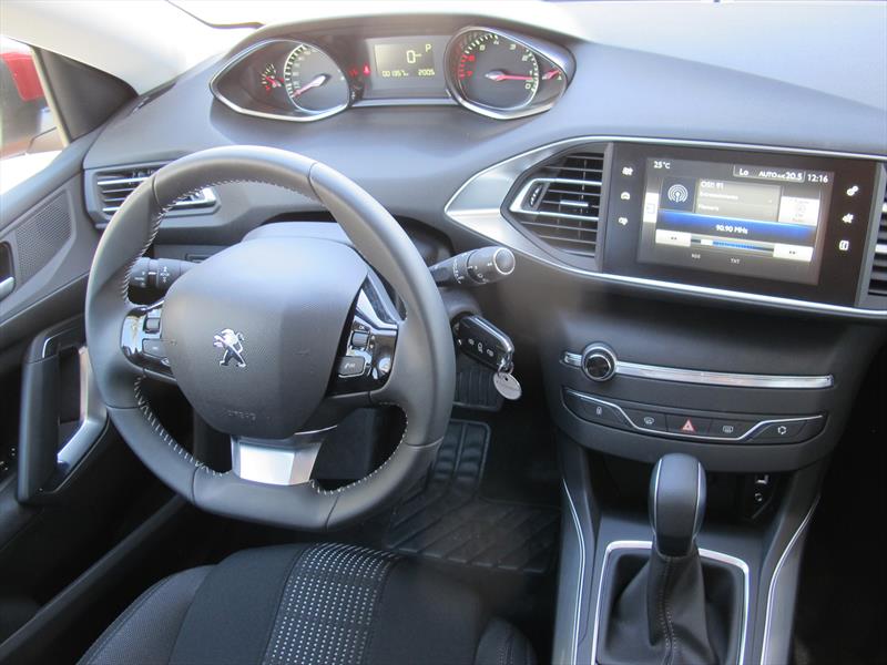 Peugeot 308 2016