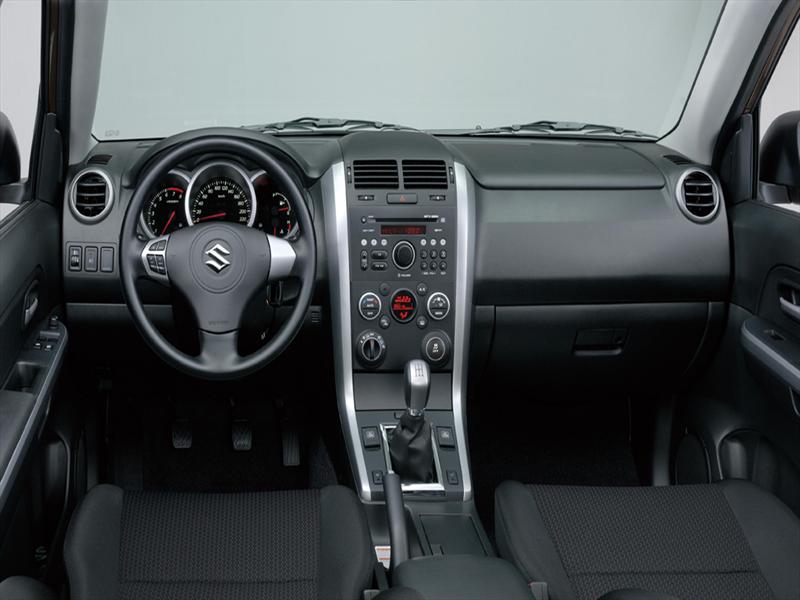 Suzuki Grand Nomade, Grand Vitara y SX4 2013