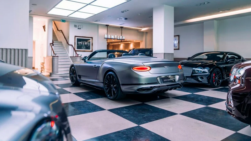 Bentley Bentayga, Continental GTC Hunstman Edition