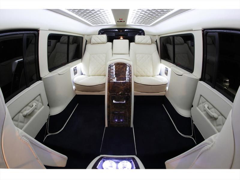 Interior de Land Rover Defender por Carisma Auto