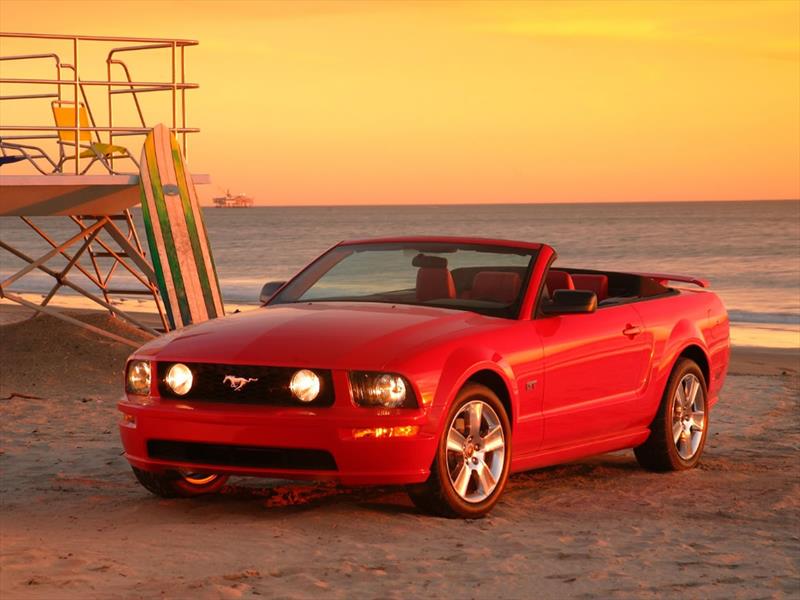 Mustang 50 años: 2005 Regresan de los Muscle Cars