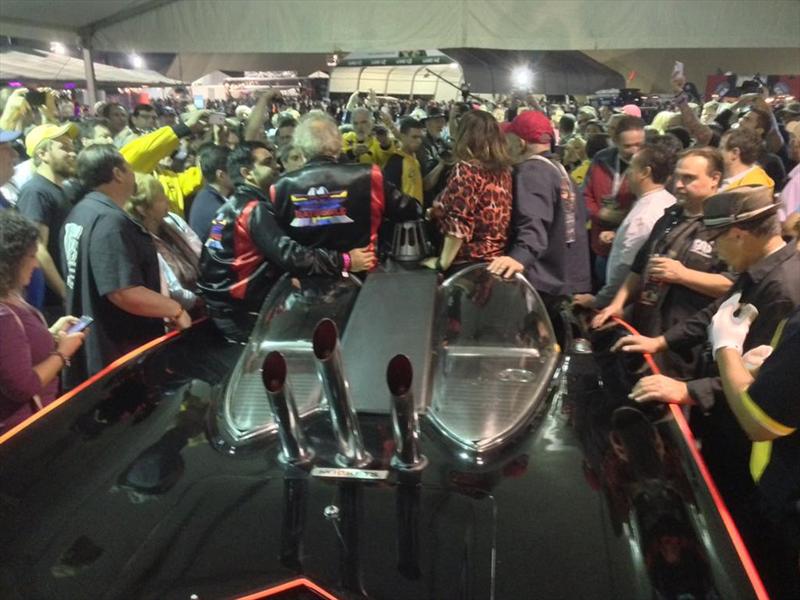 Se subastó el Batimóvil