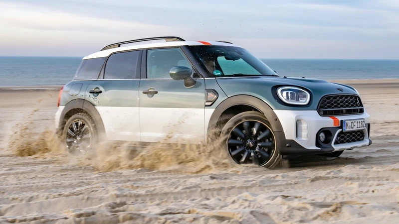 MINI Cooper S Countryman ALL4 Uncharted 2024