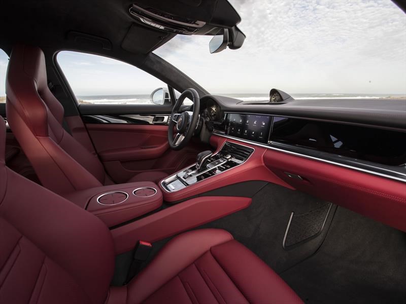 Porsche Panamera 4 E-Hybrid