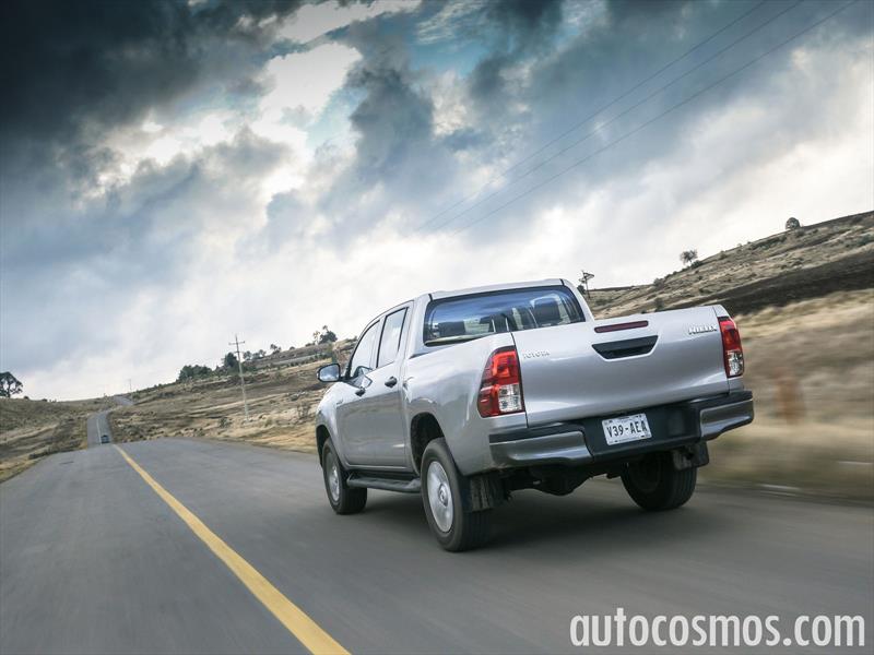Nissan NP300 vs Toyota Hilux vs Mitsubishi L200