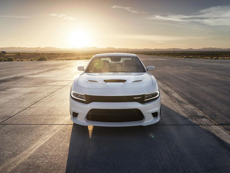 Dodge Charger SRT Hellcat 2015