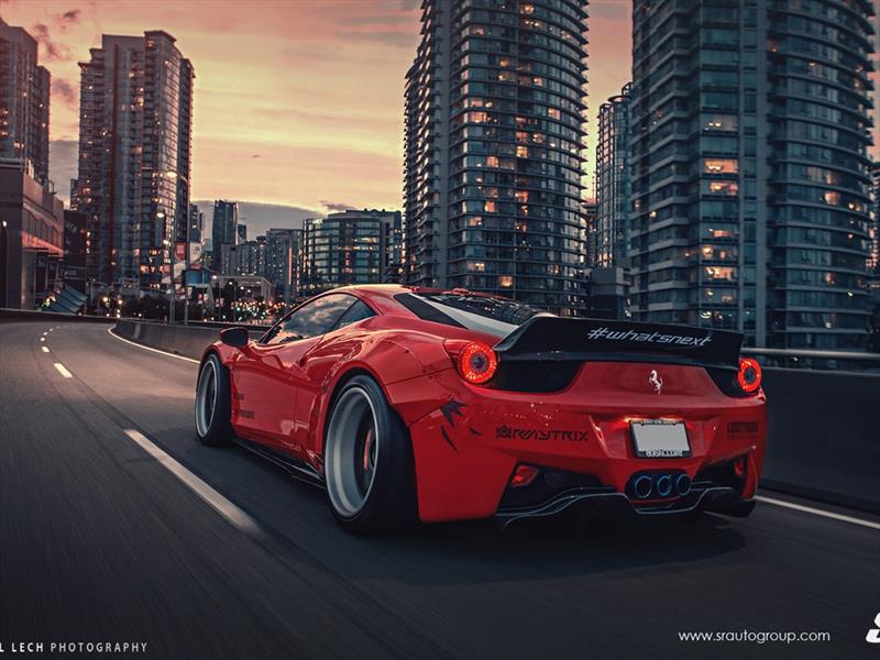 Liberty Walk Ferrari 458 Italia con rines PUR