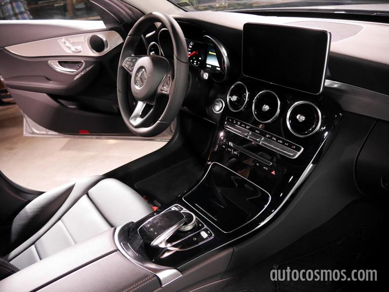 Mercedes-Benz Clase C, Lanzamiento en Argentina