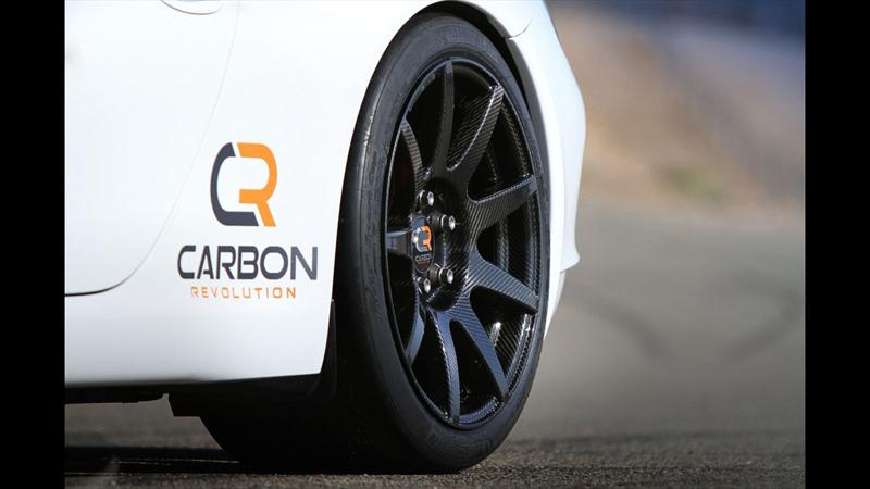 CR9, la llanta de fibra de carbono.