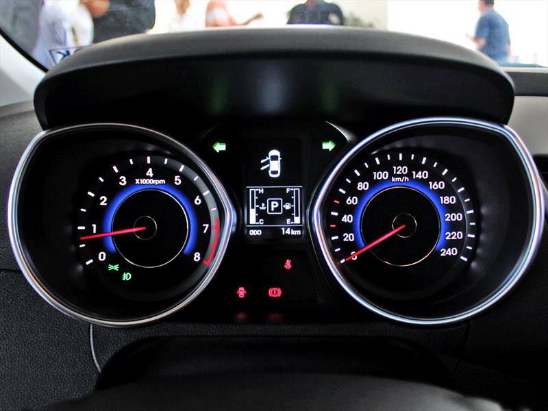 Hyundai New Elantra 2014. Lanzamiento en Chile