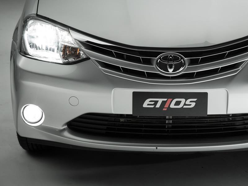 El Toyota Etios se actualiza en Brasil