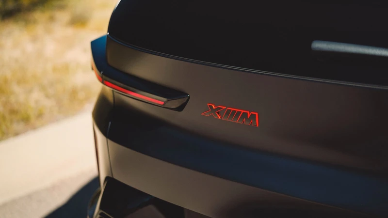 BMW XM Label Red