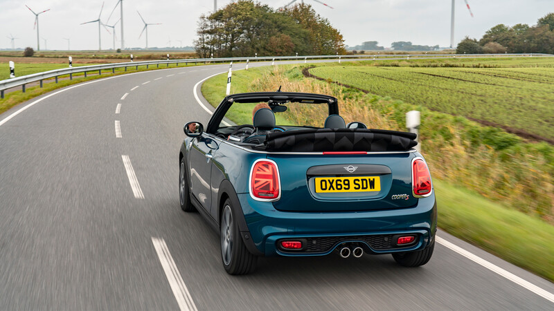 MINI Cooper S Convertible Sidewalk 2020