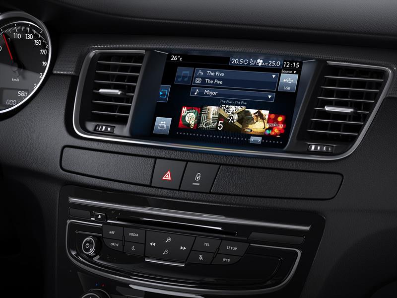 Peugeot 508 renueva su línea