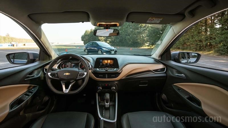 Chevrolet Onix vs Nissan Versa
