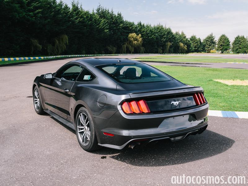 Ford Mustang EcoBoost 2016