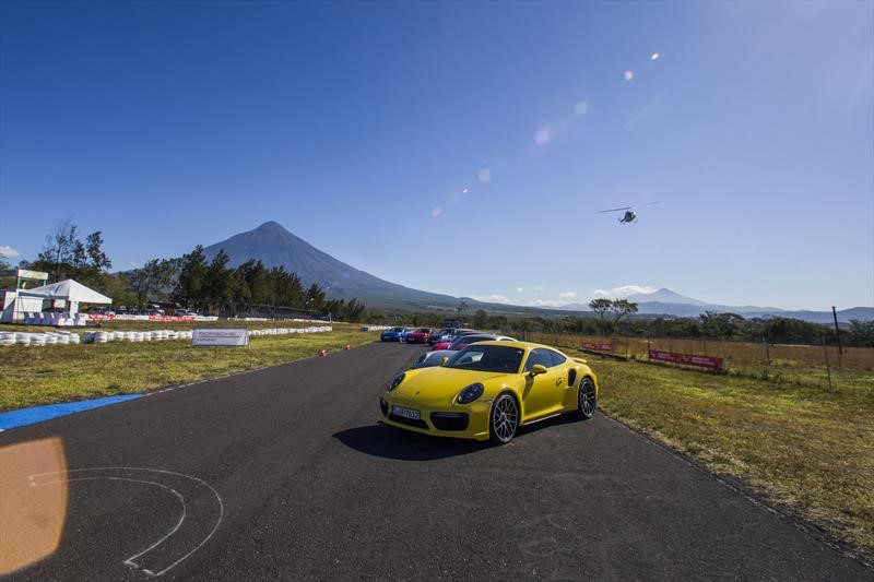 Porsche Driving Experience Guatemala 2018