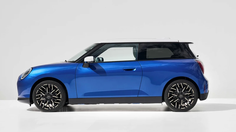 (-) EMBARGO MINI Cooper EV 2024