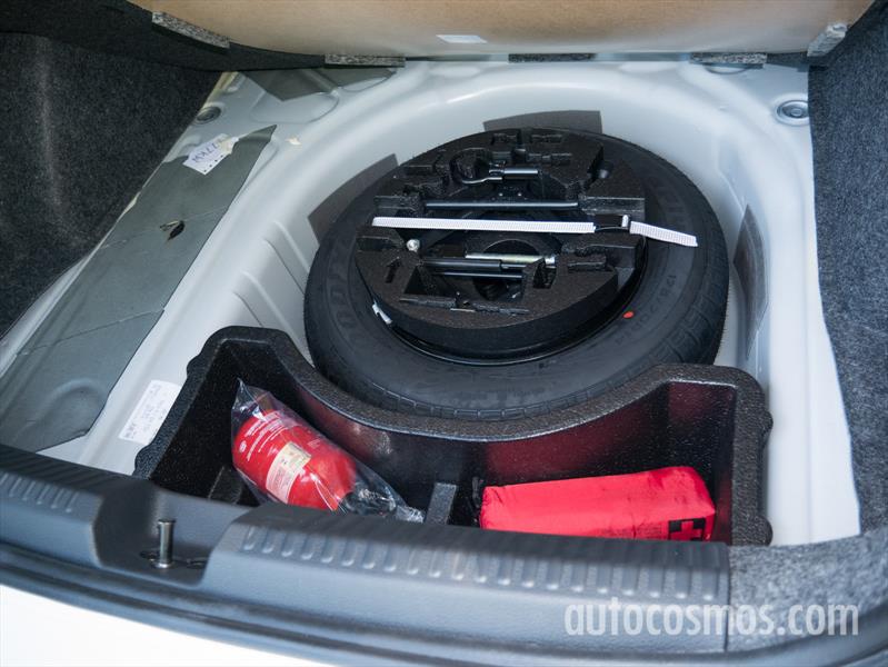 Volkswagen Polo Sedán a prueba