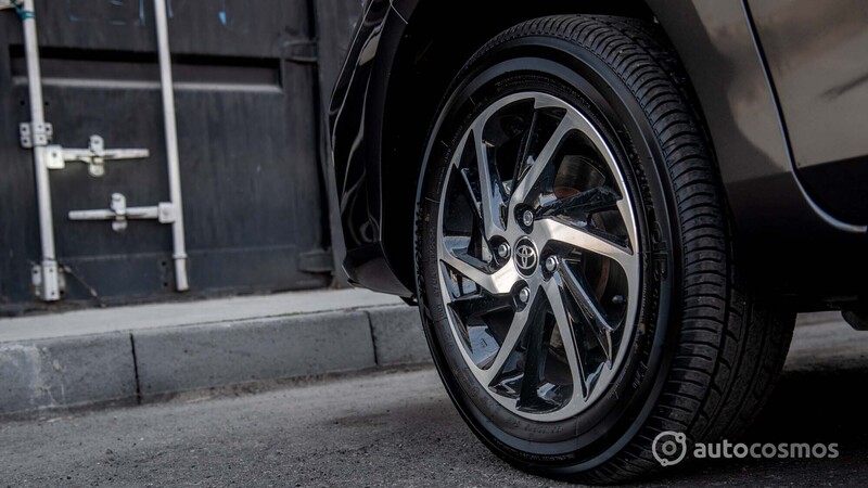 Toyota Yaris Sedán 2021 a prueba