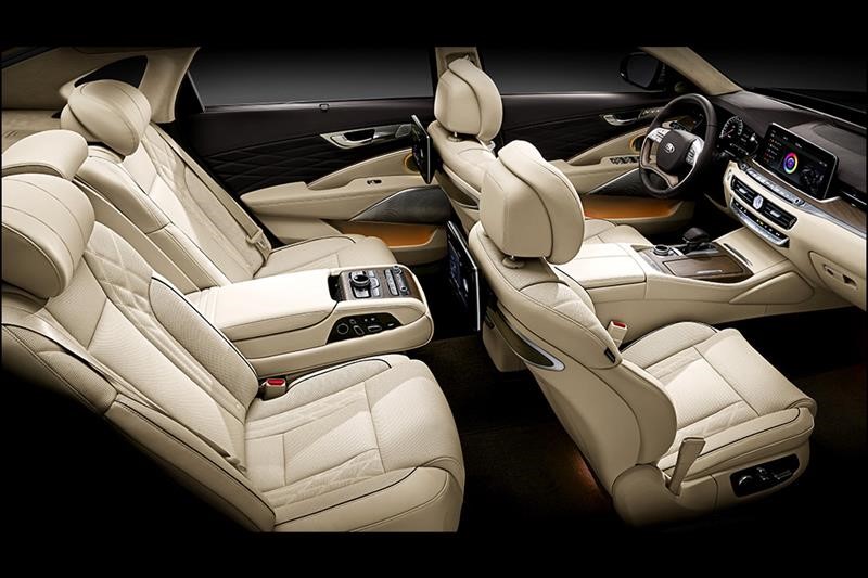 Kia K900 2019