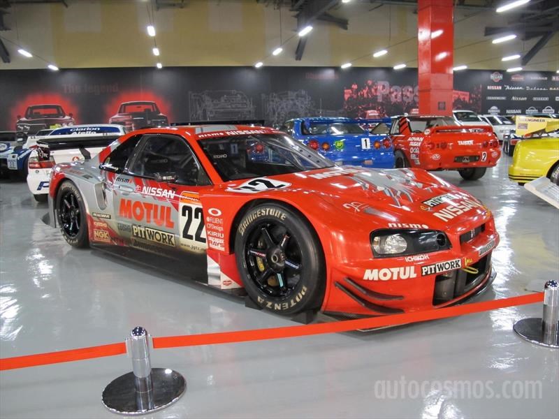 Nissan 80 aniversario - Autos de competencia