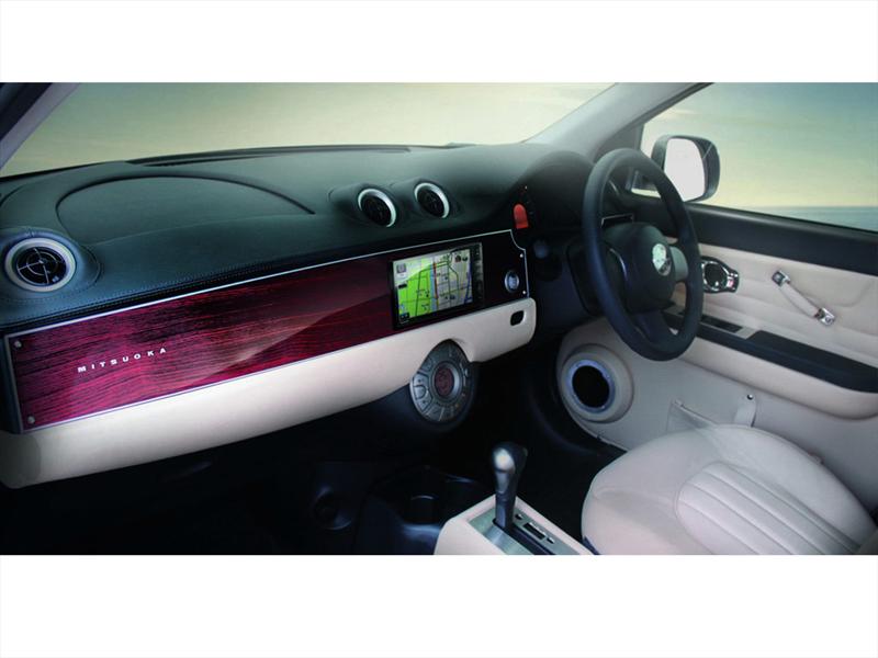 Mitsuoka Viewt 2013 se presenta en Japón
