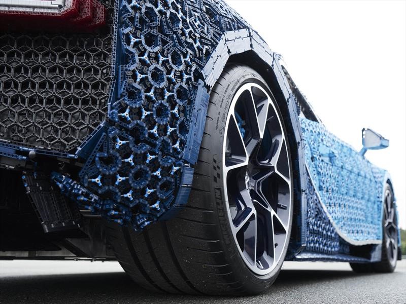 Bugatti Chiron de LEGO a tamaño real