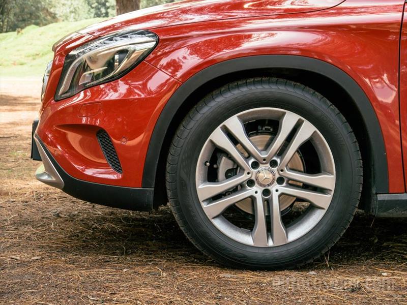 Mercedes-Benz GLA 2015