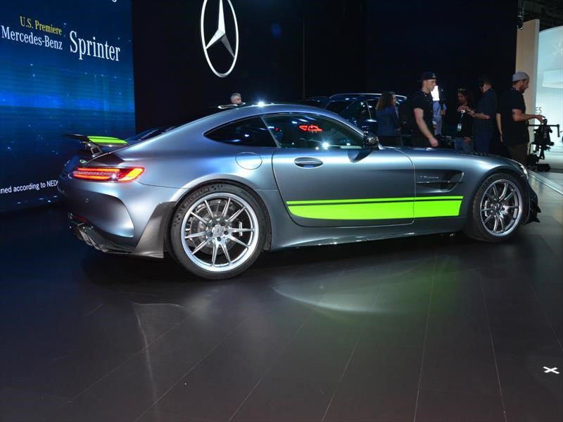 Mercedes-Benz AMG GT R PRO