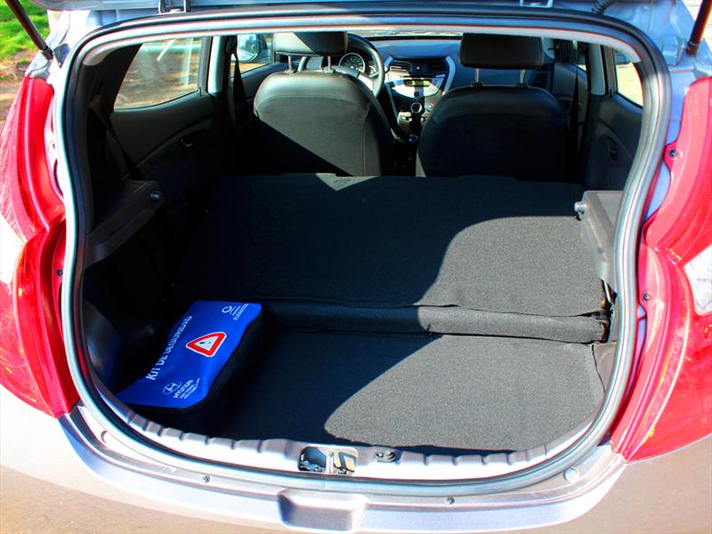 Hyundai EON 0,8L GLS Prueba de manejo