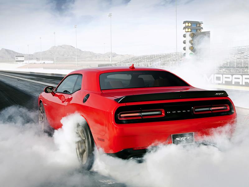 Dodge Challenger SRT Hellcat 2015