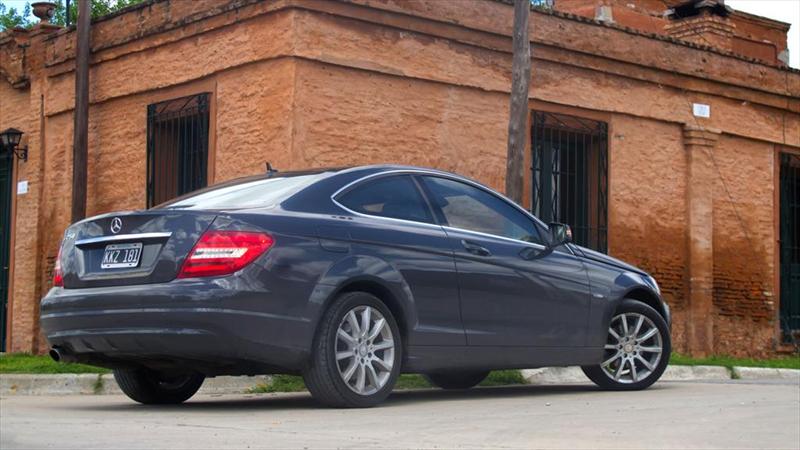 Mercedes-Benz C 250 Coupé a prueba