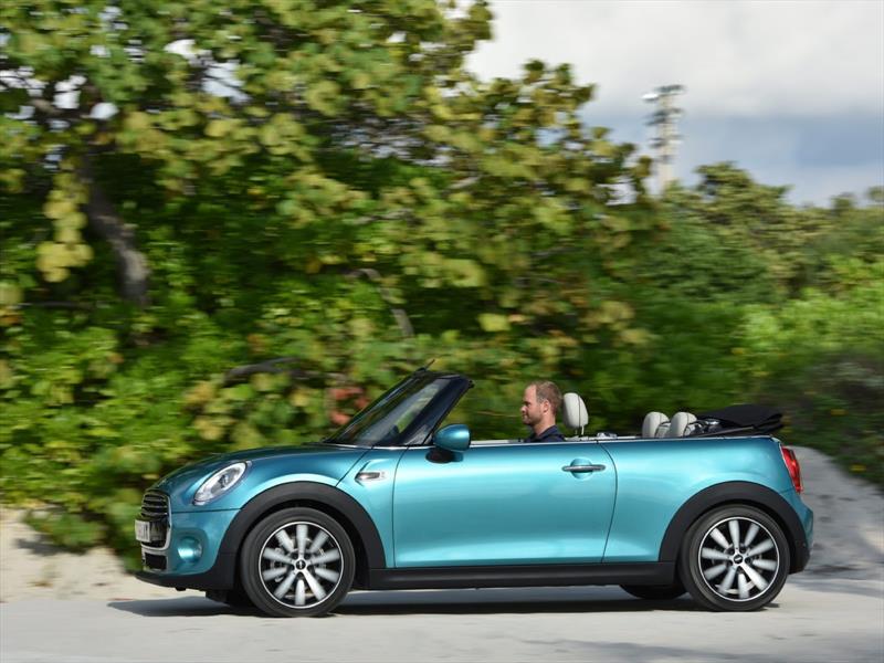 MINI Cooper Convertible 2016
